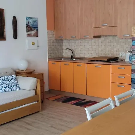 Con Giardino Immersa Nel A 150mt Dal Mare Holiday home *