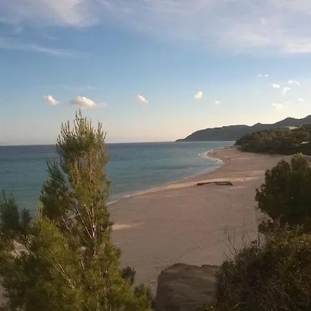 Con Giardino Immersa Nel A 150mt Dal Mare Pula