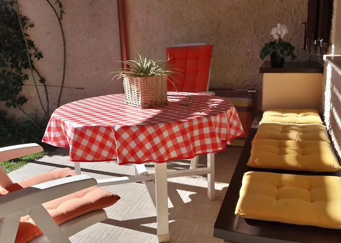בית נופש Con Giardino Immersa Nel A 150mt Dal Mare פולה