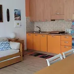 Con Giardino Immersa Nel A 150mt Dal Mare Feriehus *