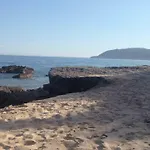 Con Giardino Immersa Nel A 150mt Dal Mare Pula